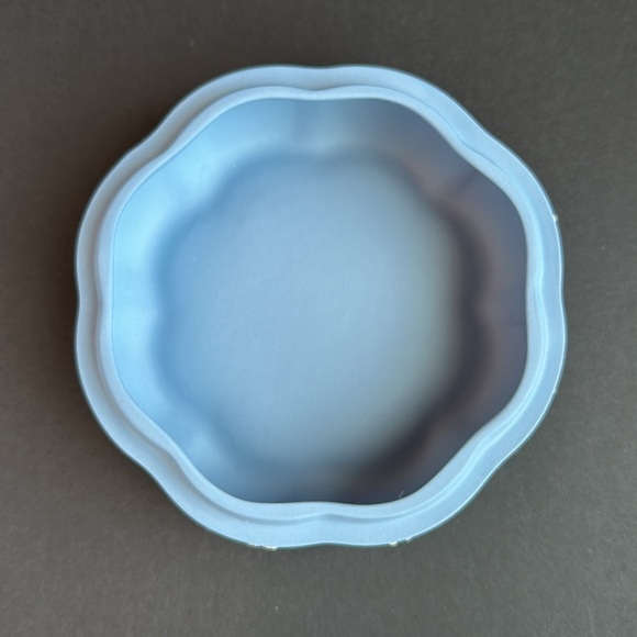 Wedgwood Blue White Jasperware Wavy Edge Dresser Box Cherubs and Musicians - Picture 4 of 5